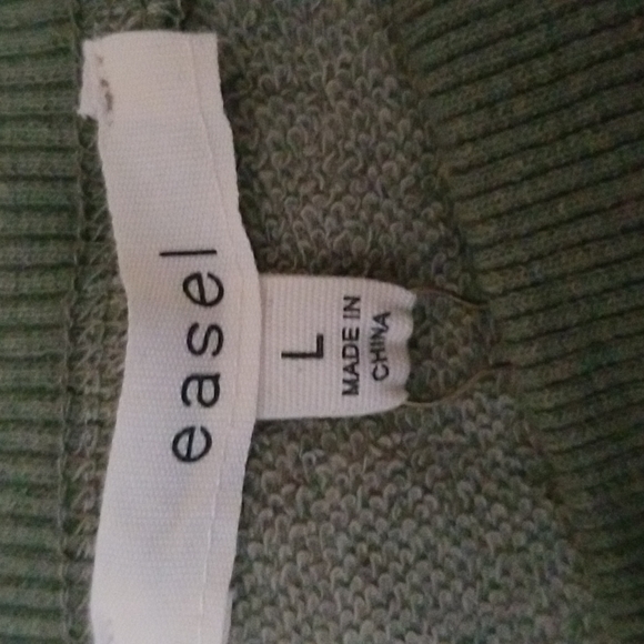 Top - Picture 4 of 6